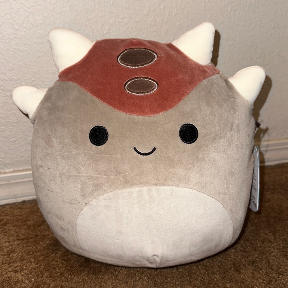Ainhoca the Armored Dinosaur Squishmallow 11” NWT